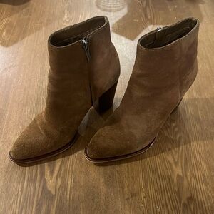 Women’s Sam Edelman brown suede ankle booty, size 7.5
